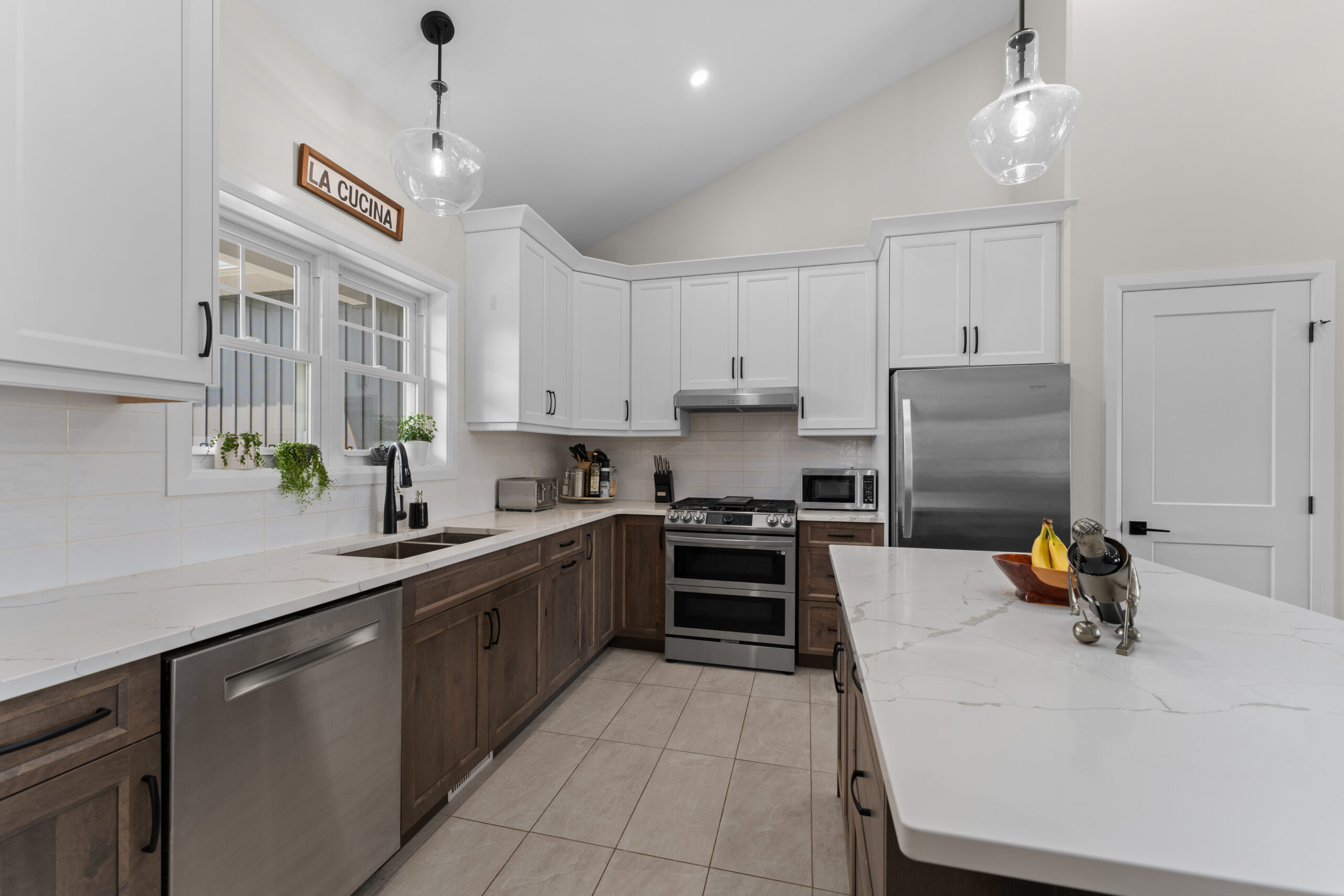 Real estate photography Battersea Ontario modern kitchen